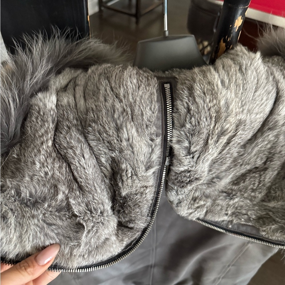 RUDSAK Men's Gray Puffer Jacket with Fur Trim - Picture 4 of 8
